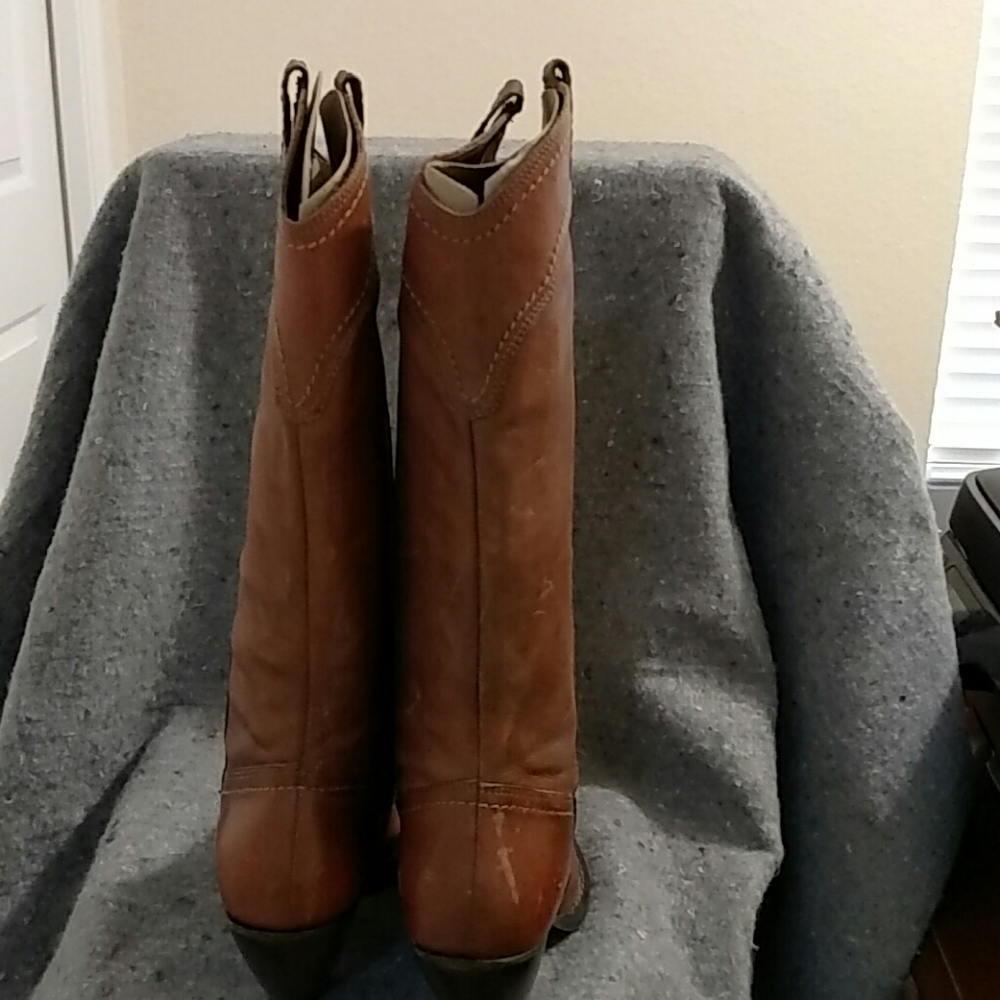 Boots - Picture 4 of 5